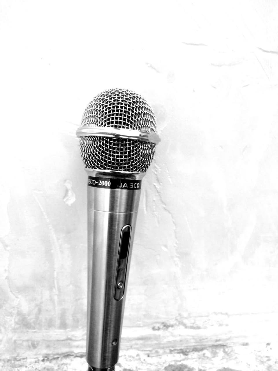 السلام عليكم للبيع مايك اصلي***********
