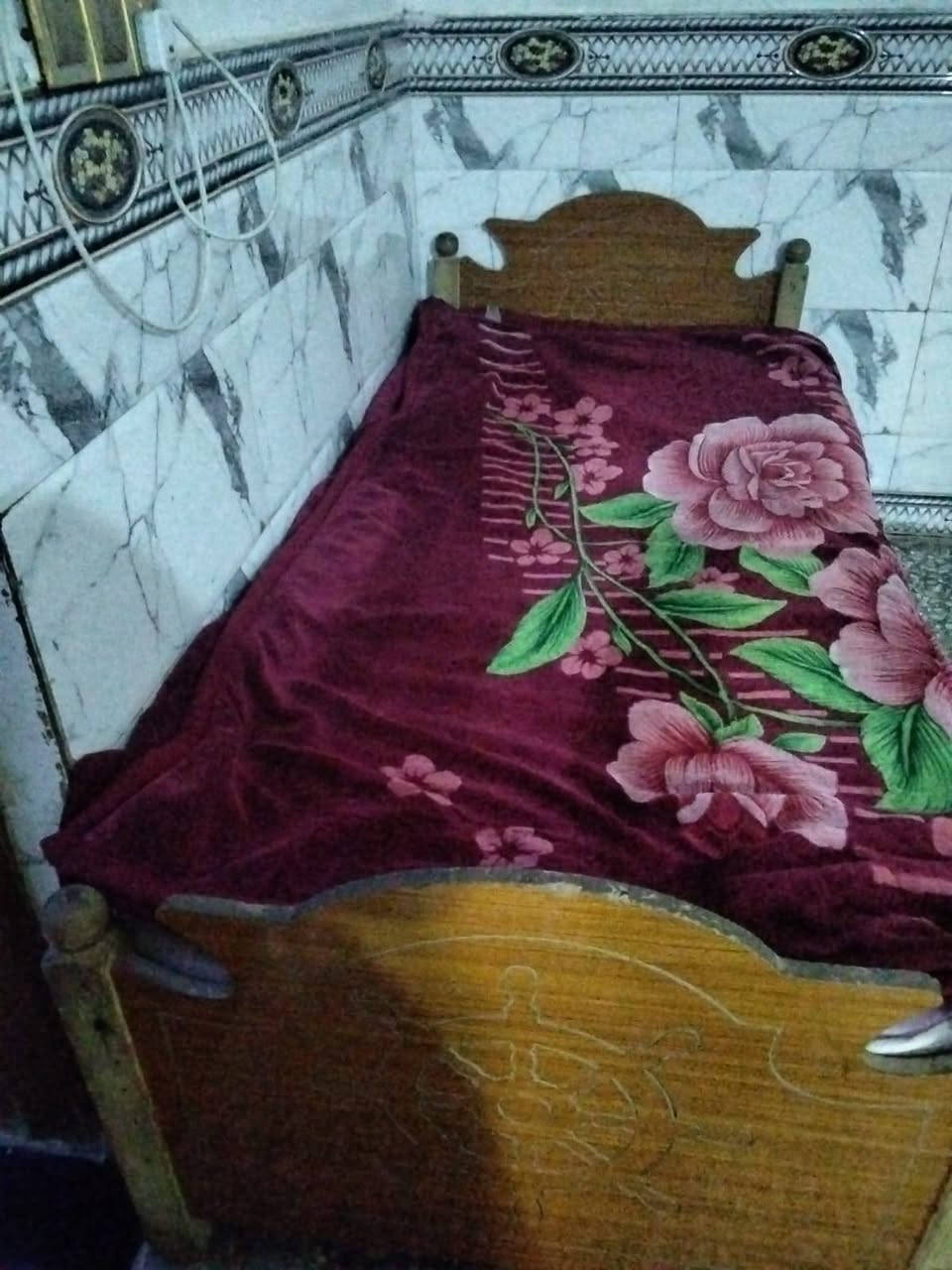 غراض للبيع استخدام قليل شبه الجديد الگيزر حتى الايلون بي وكل ومن سعرة
***********
