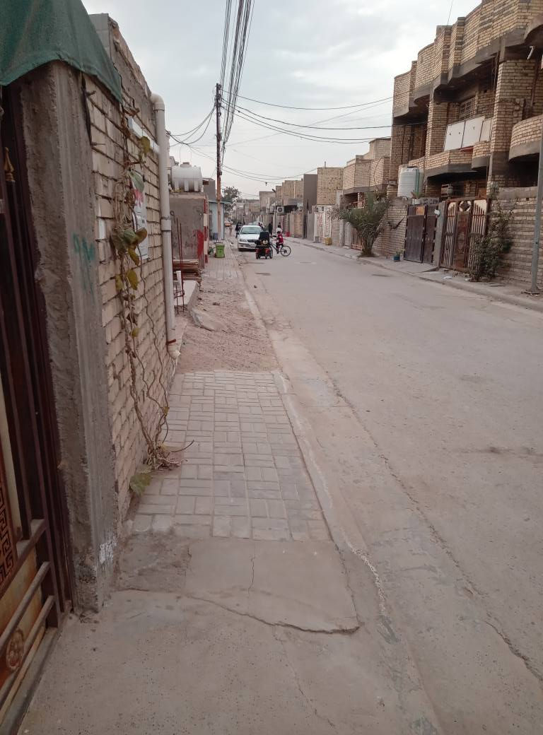 #لـلبــيــع بيت 100 م طابو زراعي سند 25 

نهاية شارع عشرين ع اليسار 

6،15 × 16 طابق واحد كاشي وسيراميك كل البيت 

بناء 2022  مرتب رفت 40 طابوق ومسلح نقص محجر الدرج

خدمات كاملة ماء مجاري كهرباء أنترنت تبليط الدولة
السعر 84 
للاستفسار
*********** واتساب
*********** اتصال
