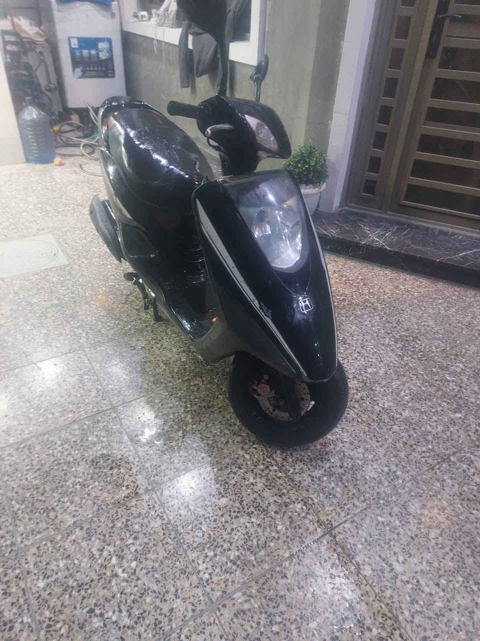 سلام عليكم حبايب دراجة ابريز البيع دراجة خير من لله شغاله سلف و هندر كهربائياتهة كلهة شغالة مكينة ما مفتوحه السعر 425 وبيهة مجال الشراي رقم الهاتف *********** واتساب هم متواجد
