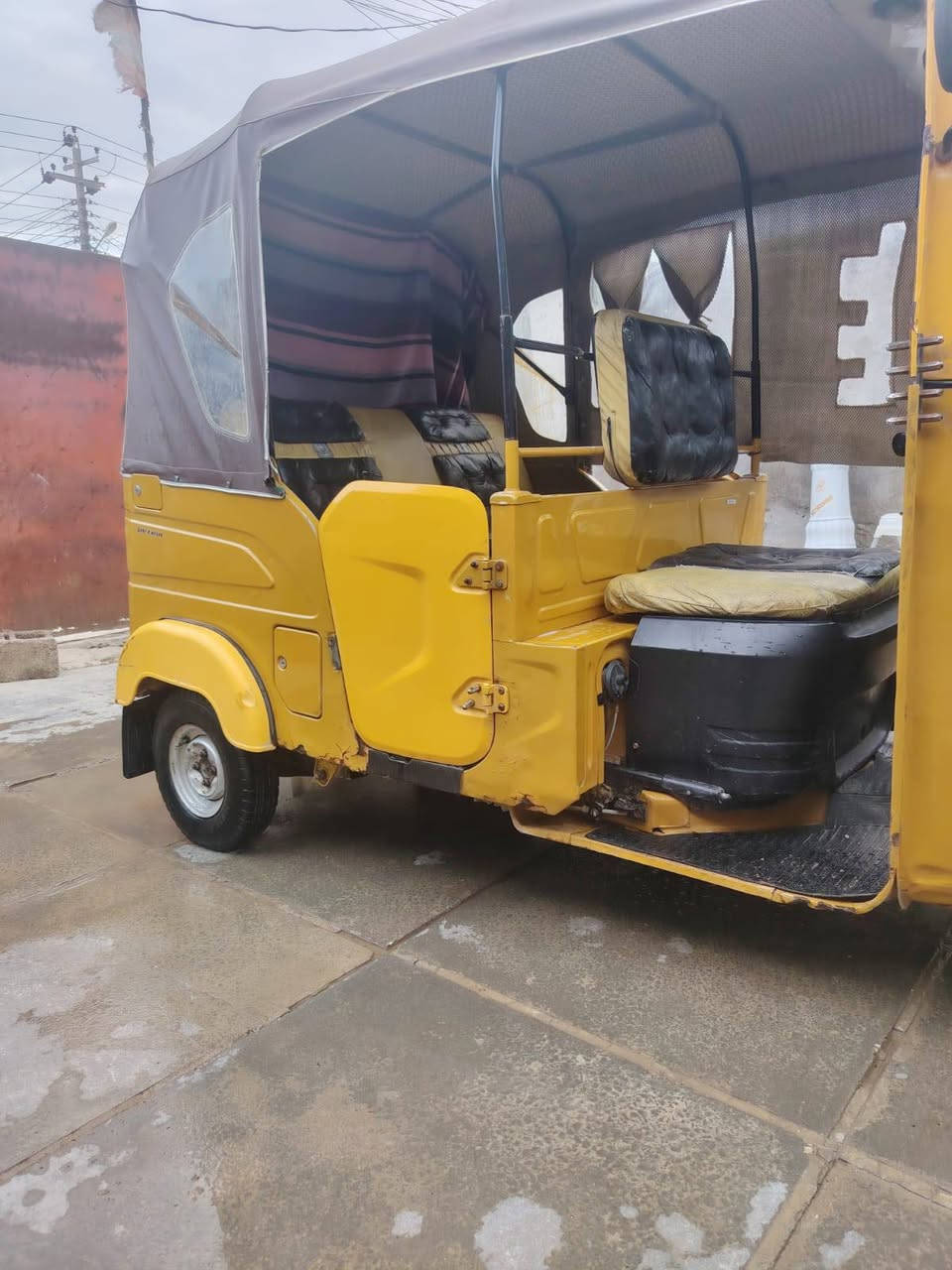 سلام عليكم تكتك للبيع تكتك 21 رقم سنويه 
*********** موجود بس واتساب
