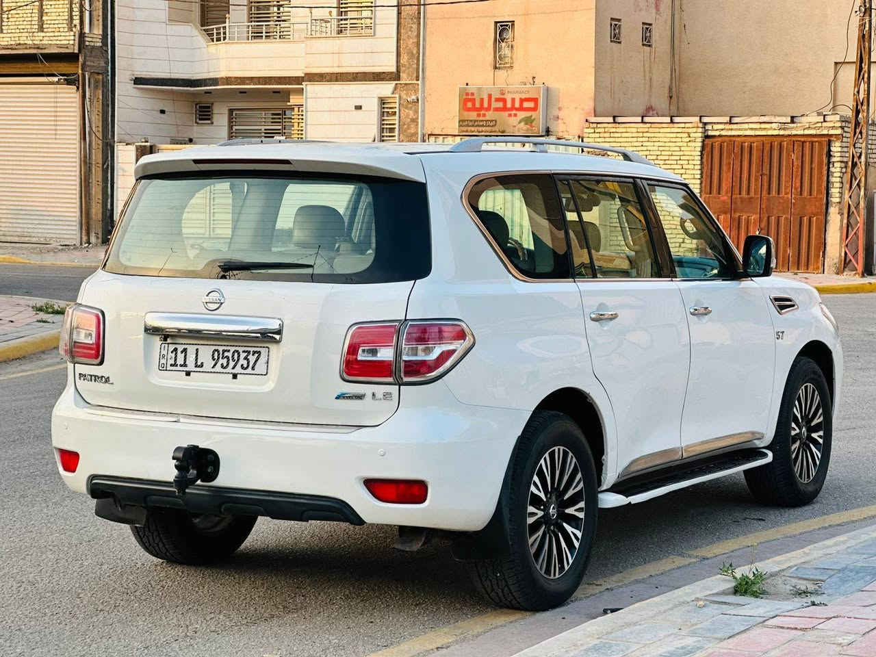 سلام عليكم نيسان بترول للبيع موديل 2010 سيف العرب فول موصفات السعر 165 وبي مجال بسيط قطعتين صبغ رقم دولي بسمي سنويه لـ30 للستفسار ***********
