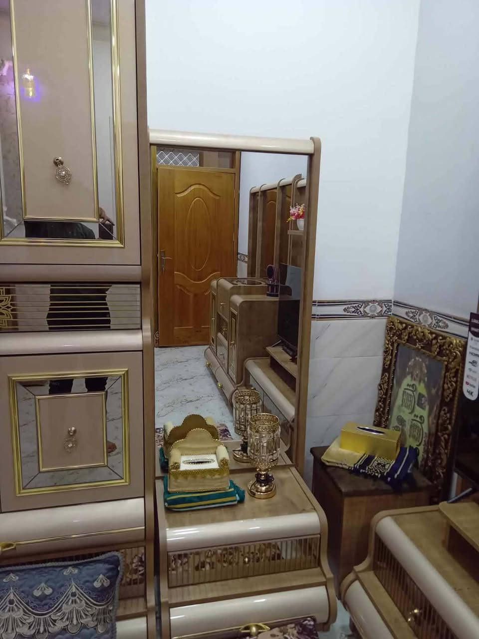 غرفه نوم للبيع نظيفه تركيه ١١ قطعه 
 ومرتبه سعرها مليون و٨٠٠ بي مجال لشراي رقم الهاتف للاستفسار ***********
عنوان عنوان رمادي خمسه كيلو
