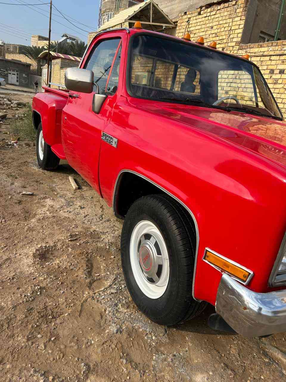 للبيع
جمس ٨٢ رقم ذي قار 
مكينه ٣٥٠ 
كير ٤٠٠
تبريد .
سعره ٦٠ 
***********
