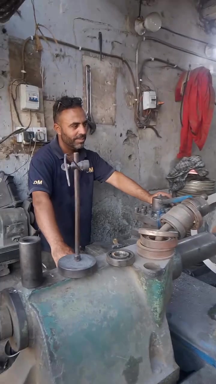 كما عودناكم لسنا الوحيدون ولاكننا الأفضل محاال الحاج عوده لي كافة البوليات والبراوين والدشالي المسننات وعمل رولات معامل ثلج ومعامل سفلت وطابوق وصيانه جميع المنظخات الزراعية والصناعيه العنوان النهضة الباب الخلفي للكراج التواصل ***********
