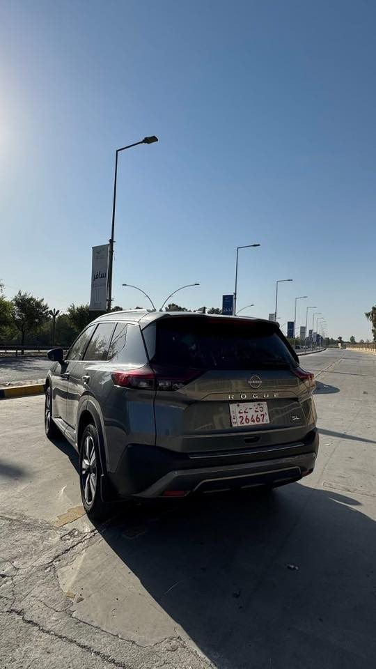 � للبيع | نيسان روج 2023 🇯🇵 | فل مواصفات 1/1 
( مرقم اربيل كامل ) 
🔷 الموديل: 2023
🔷 العداد: ( 53 الف كيلومتر) 

🛠️ المواصفات الكاملة:
✅ فل مواصفات 
✅ فتحة سقف بانوراما 
✅ قير طيارة + شفتات خلف الستيرن 
✅ تدفئة  - قطعتين 
✅ حساسات أمامية وخلفية 
✅ شاشة وسطية + نظام ملاحة 
✅ بردات خلفية 
✅ صندوق خلفي كهربائي 
✅ داخلية فخمة جداً 
✅ أنظمة أمان متكاملة: تحذير تصادم، نقطة عمياء، ثبات إلكتروني 

📸 ملاحظة:
📍 السيارة حادثها بالتاير الامامي وباقي القطع سرقة كلين فقط تبديل بابين وجاملغ امامي اصلي نفس اللون السيارة بدون قطرة صبغ 
📍 موقع السيارة: الموصل 

📞 للتواصل والاستفسار:
***********
 السعر : 197 وبيها مجال للطيبين
