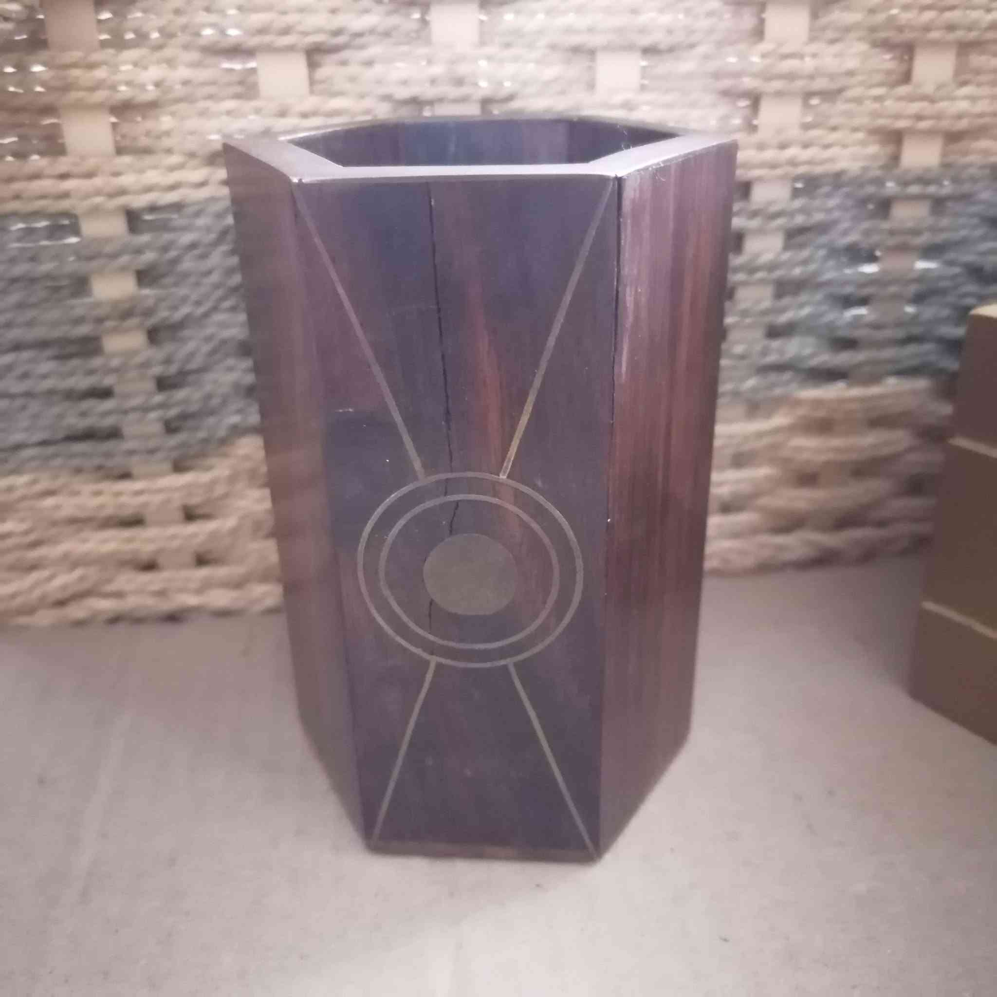 علبه خشب مصغره مطعمه بالنحاس مع حاقظه السعر 8


**إذا كنت صاحب هذا الإعلان وتريد حذفه لأي سبب، رجاءا أرسل رسالة إلى الدعم الفني**