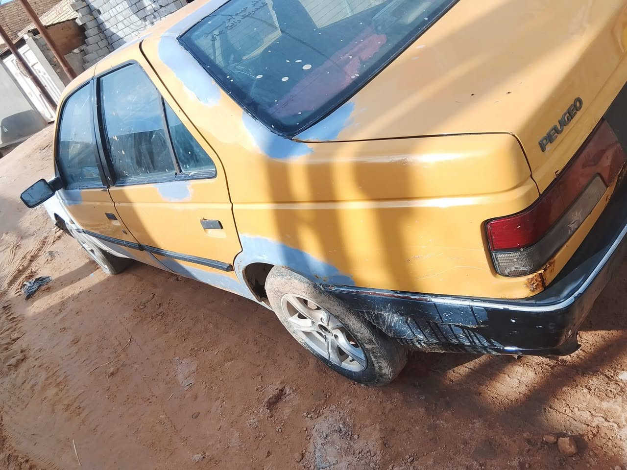 اسلام عليكم بيجو روا مديل 10مكينه وكير رقم الماني بدون اتكفل سرقة وعشارين السعر مليون وربع وبيه مجال بصيط الدوانيه غماس ***********
