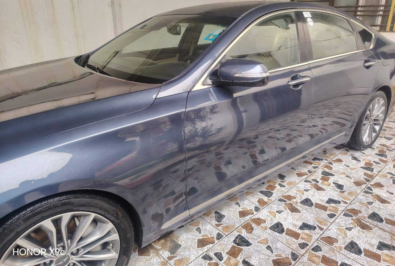 سلام عليكم جنسزز 2016 وارد امريكي بيه اربع قطع صبغ سياره جديده كلش سعره 155 لاستفسار  اتصل على الرقم ***********
