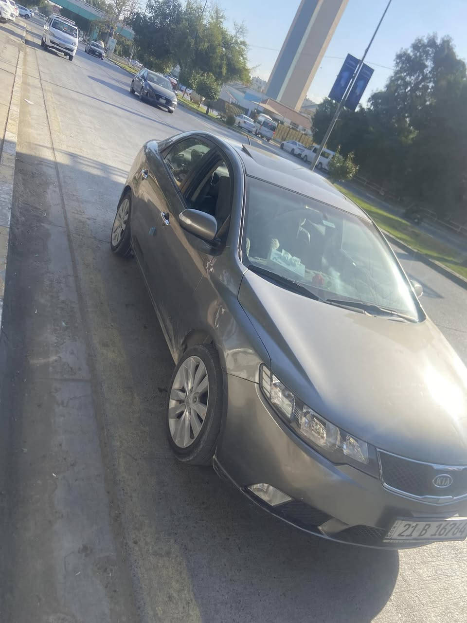 السلام عليكم 
كيا سيراتو 2011 خليجي مكينه 1600 فوول مواصفات عدى البصمه 
السياره بيهه قطعه وحده صبغ جاملغ امامي .

وباب السكن الخلفي مبدل بلادي بدون صبغ 
مكينه ما مفتوحه شرط  وكير كذلك كفاله 
سياره بيهه بارد خفيف  … السياره نضيفه كلش مثل ما مبين بالصور 
السعر 98 ورقه وبيهه مجال بسيط 

للتواصل خاص او على الرقم ***********
