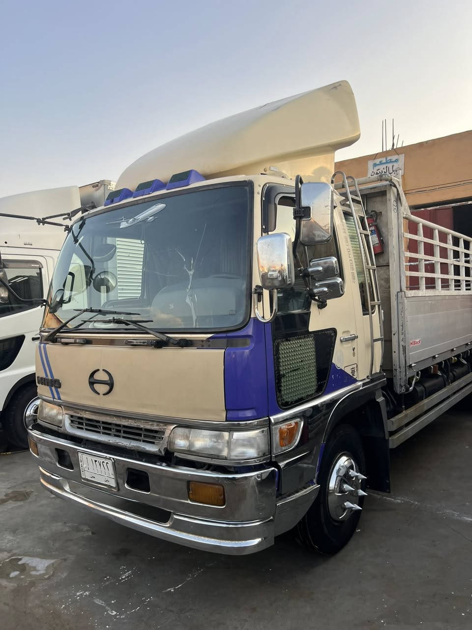 السلام عليكم سياره انكر للبيع موديل 94
رقم بابل سته وربع بلادي مكينه 80عادي  العنوان واسط الصويرة ***********
