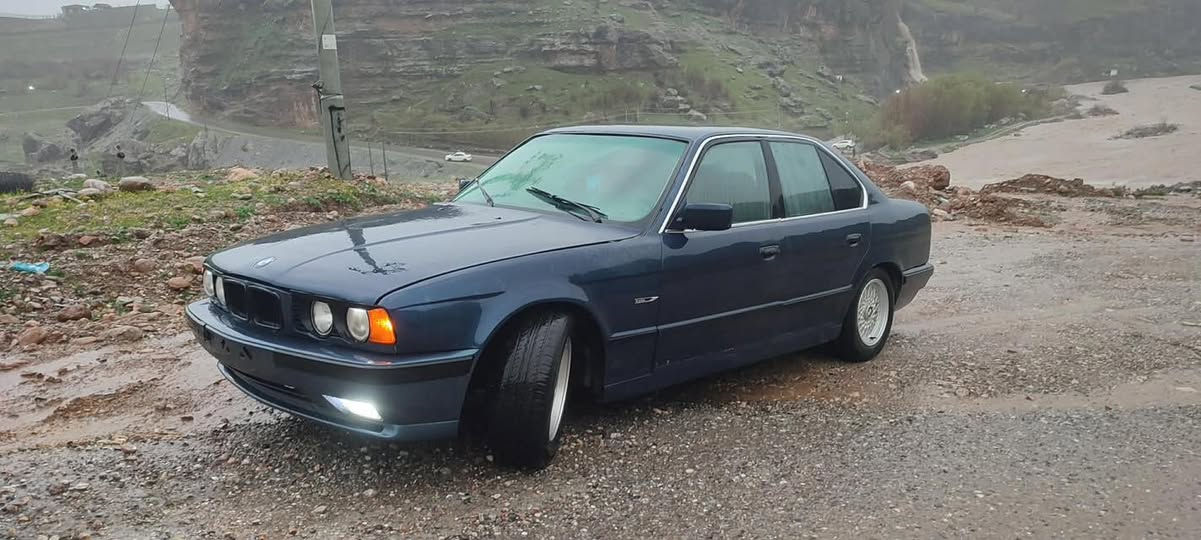 بیم مۆ دیل 92ئاڕم پلاستیک بۆ ڤرۆشتن 
520گیرو مە کینە بە شە رت 
بە س ڤرۆشتن گۆڕینە وە نا کەم 
جوابی کۆمیت نادە مە وە لە گە ڵ ڕیز دا 
مشتە ری چات بکە یان تیل  بچوکیت ئە کەم  شونم نزیک ڕانیە هەموو گیانی بەشەرت ***********
