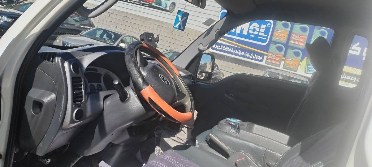 السلام عليكم كيا فحل ٢٠١٣ رقم ميسان بسمي بيه صبغات بالربع الخلفي رقم انكليزي سنويه ٢٨ بيه هزه تنتهي بشه العاشر للبيع السع ١١٥ قفل مكانه المسيب ***********
