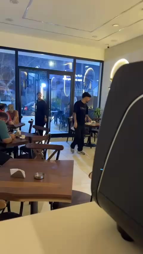 للبيع كافيه مع كافة التجهيزات مجاور جامعة مركز تجاري حيوي في بغداد
سبب البيع لغرض السفر ولا يوجد متفرغ له
للاستفسار عن التفاصيل والسعر الاتصال:
 ***********
