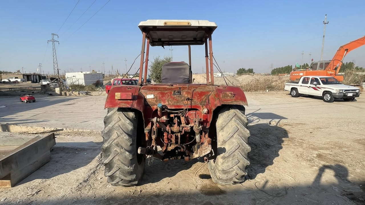 السلام عليكم بلاروز للبيع موديل 2003 منفيس وبيه وكاله جاهزه للعمل كيرمامفتوح محرك هودروليك جاهزه السعر6ملاين وبيه مجال مكان ذي قار الرفاعي اتصل ***********
