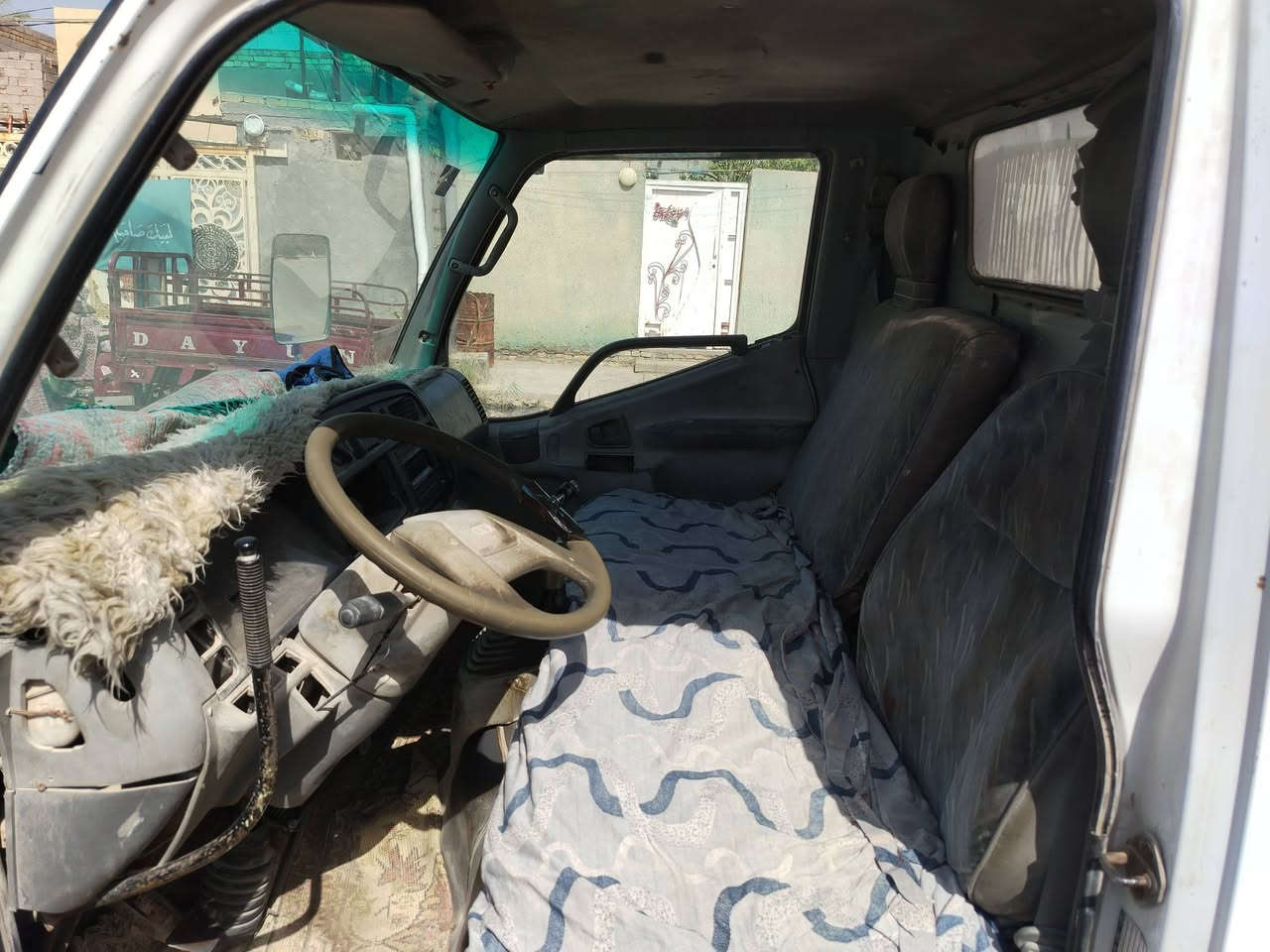 السلام عليكم كنتر قلاب موديل 95 السياره مكينه 33 السبرنكات جوه الشاصي مكفول مكينه و كير و حداديه خير من الله سياره جاهزه للشغل السياره ويل 16 و تخم تاير جديد العنوان ذي قار الرفاعي السعر 122 و بيهه مجال رقم التليفون ***********
