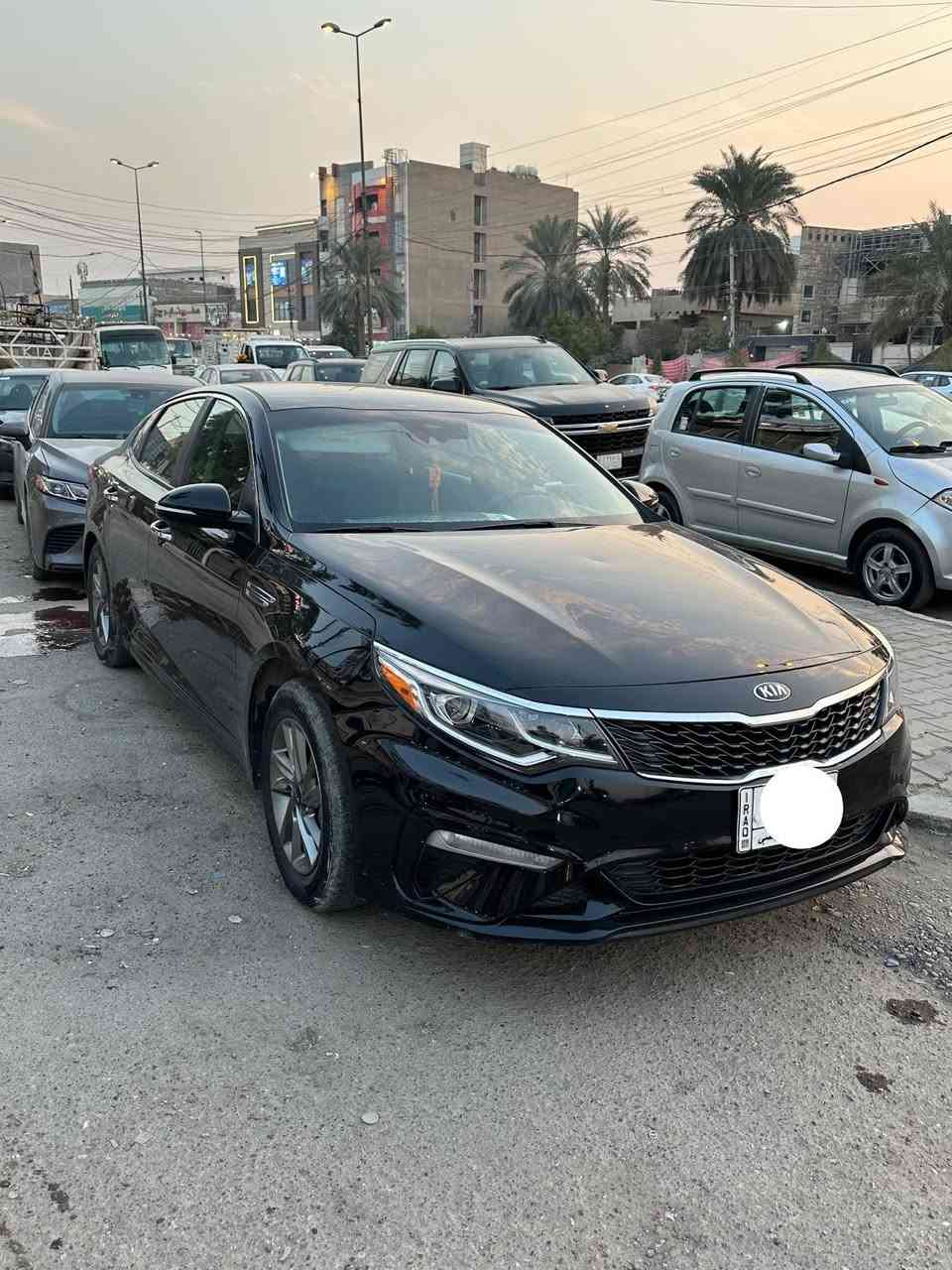 السلام عليكم
كيا اوبتما 2019
وارد امريكي ضررها ركن البنيد ومبدل نفس الون ايرباكات سليمه لا لغد ولا شاصي 
محرك 2400
مواصفات
FE
شاشه كامره
3مودات قياده 
رادار امامي 
حساسات امامي خلفي وجانبي 
مكان السياره بغداد الكاظميه 
للاستفسار التصال على رقم ***********
