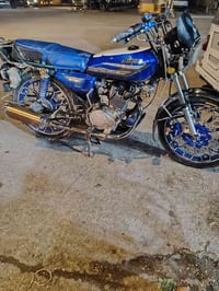 دراجه لبيع أوراق سكنر موديل 2024 السعر 800 وبيه مجال قليل 07811396144