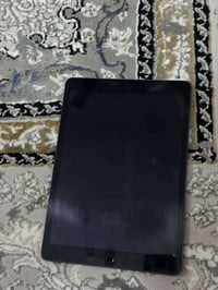 ايباد 9 • بطارية ٩٤٪ • مكسور