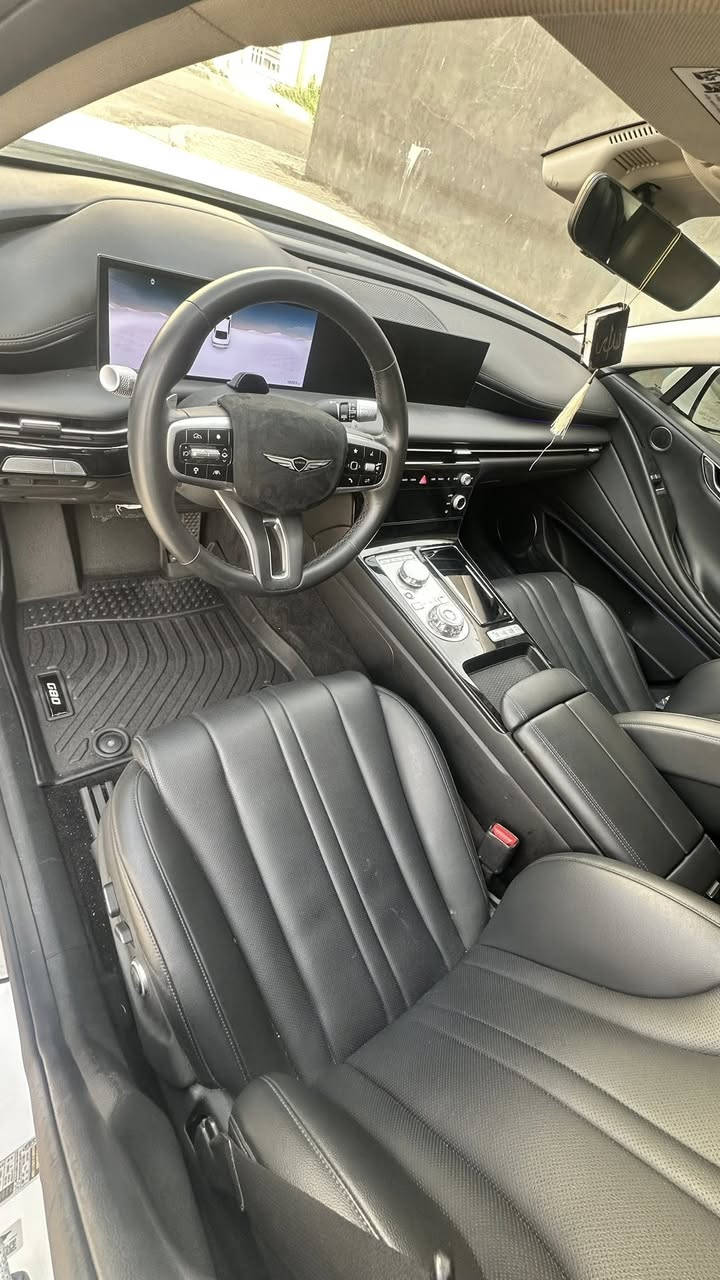 GENESIS G80 BASE
موديل 2025
محرك 4 تيربو 
رقم بصرة شهداء 
حادث بنيد وجاملغات كفاله شاصي ولغد 
* القوة: 300 حصان
* العزم: 311 رطل/قدم
* ناقل الحركة: أوتوماتيك 8 سرعات
* الدفع: AWD دفع رباعي 

الأداء والصرفية

* التسارع 0-100 تقريباً: حوالي 6 ثواني
* صرفية الوقود:
    * داخل المدينة: تقريباً 20 MPG
    * خط سريع: تقريباً 29 MPG
* خزان الوقود: 17.2 غالون  

* شاشة بانورامية كبيرة 27 إنج
* عدادات ديجيتال
* Apple CarPlay و Android Auto
* تشغيل بصمة وبصمة ذكية
* مقاعد كهربائية جلد
* تبريد وتسخين للمقاعد الأمامية 
* نظام صوت فاخر
* إضاءة داخلية Ambient Lightin

* رادار أمامي
* مثبت سرعة ذكي
* المحافظة على المسار
* كامرة 
* حساسات أمامية وخلفية
* فرملة طوارئ تلقائية
* مراقبة النقطة العمياء  
السعر 285
***********
البصرة
