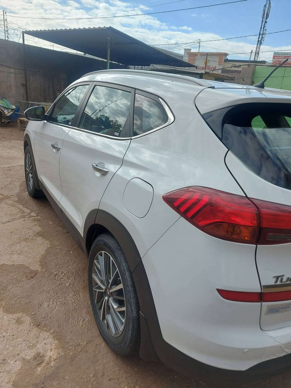 توسان خليجي١٩ فول ١على رقم بغداد بسمي مكان الساره ديالى الخالص ماشية ٩٧ سياره مال بيت  السعر ١٩٥  ***********
