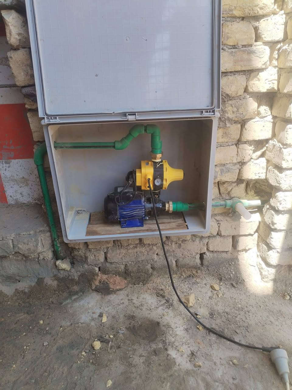 السلام عليكم يوجد لدينا تصليح غسالات ولدينا ايضا بايب فيتر ماي تسىيس وتصليح كافت محتويات البيت أتصل واحنه نجيكم للبيت ***********
