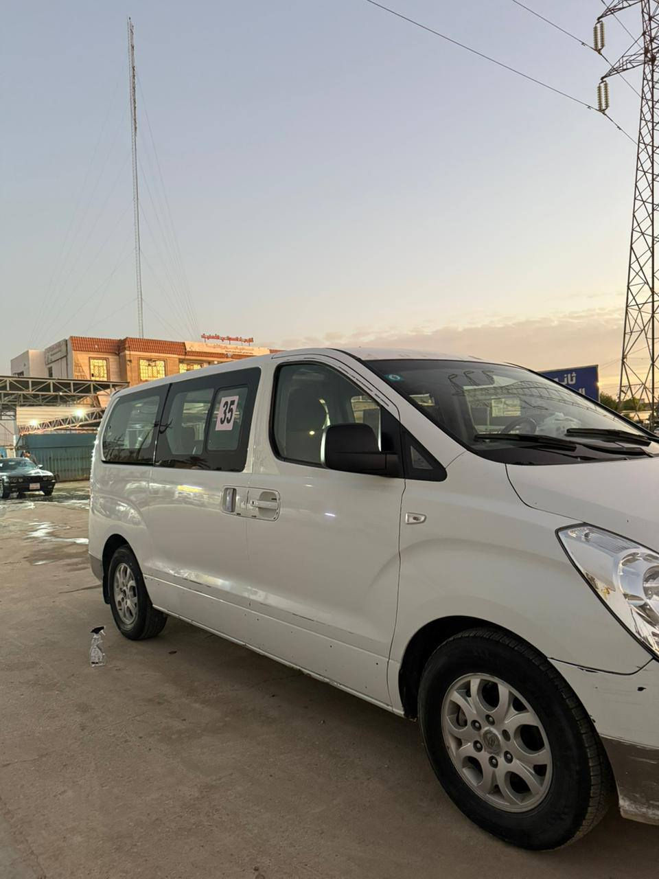 ستاركس موديل 2013 مرمزه 2018
كير ومحرك خير من الله 
بيهه صبغ قليل شبر بجاملغ خلفي وشبر بلباب السلايت 
بااسمي مداور ثاني يوم سنويه لحد 31
العنوان ديوانيه السعر 175 وبيهه مجال 
***********
