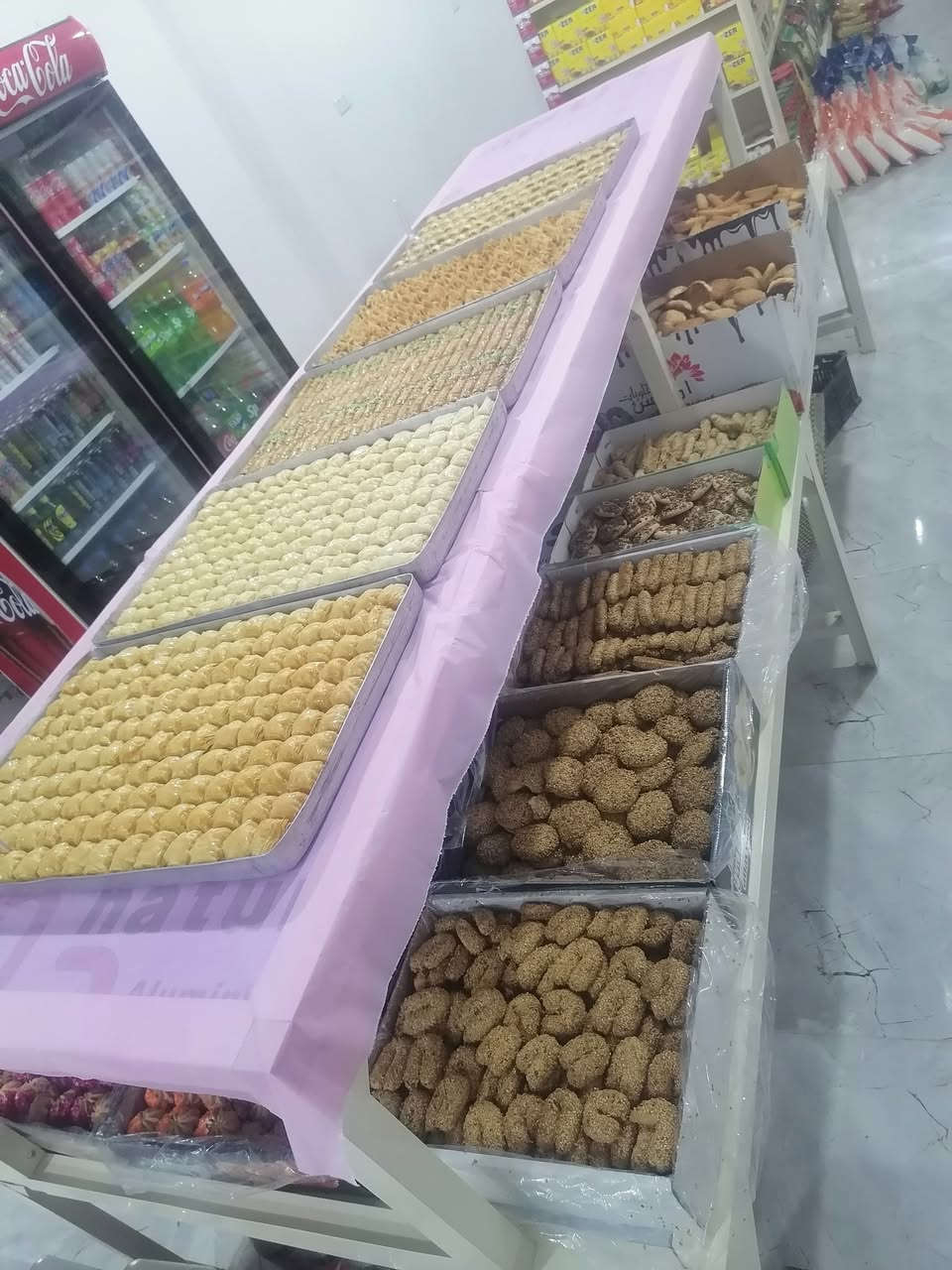 السلام عليكم ميز دخل محل طول ٣متر في ٨٠ سم تفصال درجة اولى جديد مستخدم قليل سعر ٣٠٠ وبي مجال قليل،،.
وميز مال بقلاوه قطعتين الأولى ٣متر في ١٢٠ سم ارتفاع ٦٠سم والثانيه ٣متر في ٨٠سم ارتفاع ٦٠سم سعر ٢٥٠ وبي مجال *********** كركوك حي العسكري
