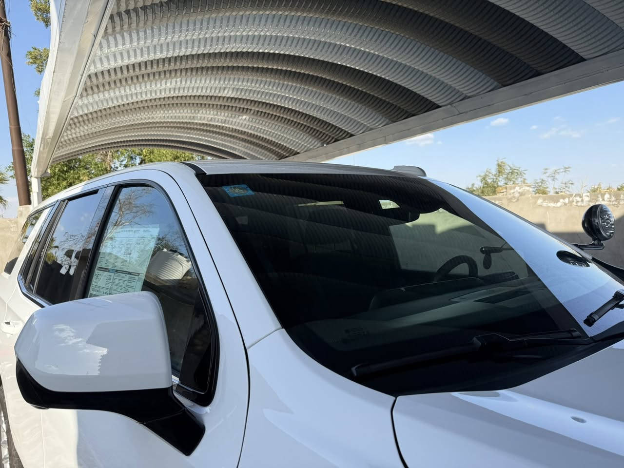 السلام عليكم

شوفرليت تاهو لون ابيض 
موديل 2025
2025 CHEVROLET TAHOE K1500 FL
مراوس بسياره اقل منه 

سيارة ماشيه 500 ميل 
بعده زيرو 

مواصفات شركات 

معروفه مواصفاتها 

سيارة داخله كتاب شهداء 

رقم واسط شبه مميز 

وصور الحادث موجوده راسلني ادزهن 
واتساب 
حادثه حلو و خفيف 
بعدها ع وضع الوكاله
بكان السياره واسط 
رقم الشاصي 1GNS6LED4SR210272

رقم الاستفسار ***********
