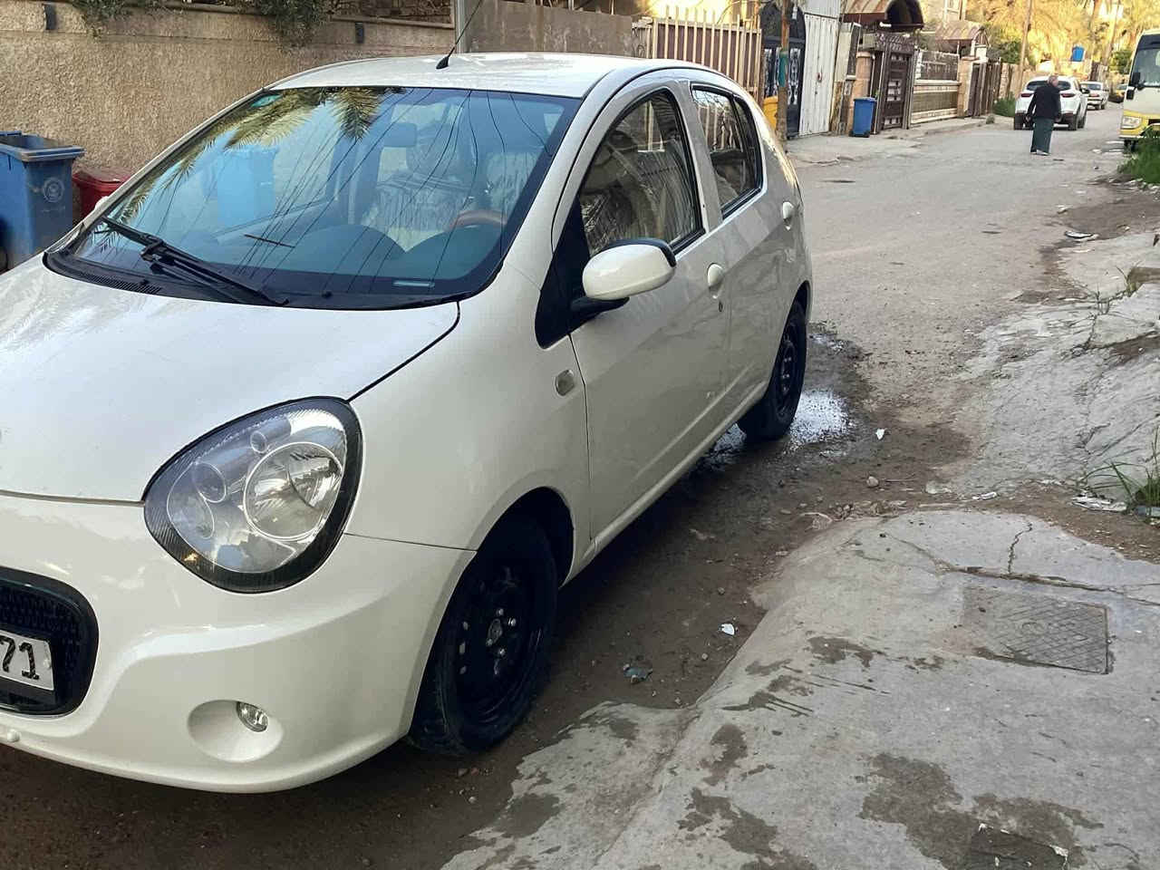 بانده للبيع موديل ٢٠١٢ 
مكينه جديده مال حاويه بعده الوصل عندي كير بحاله جيده صدرها تمام زين تبريد شغال بيها صبغ قطعتين بيها والداير الخلفي سياره نعمه من الله 
سعر ٤٢ تحويل ثاني يوم باسم بنيه  رقم الهاتف ***********
