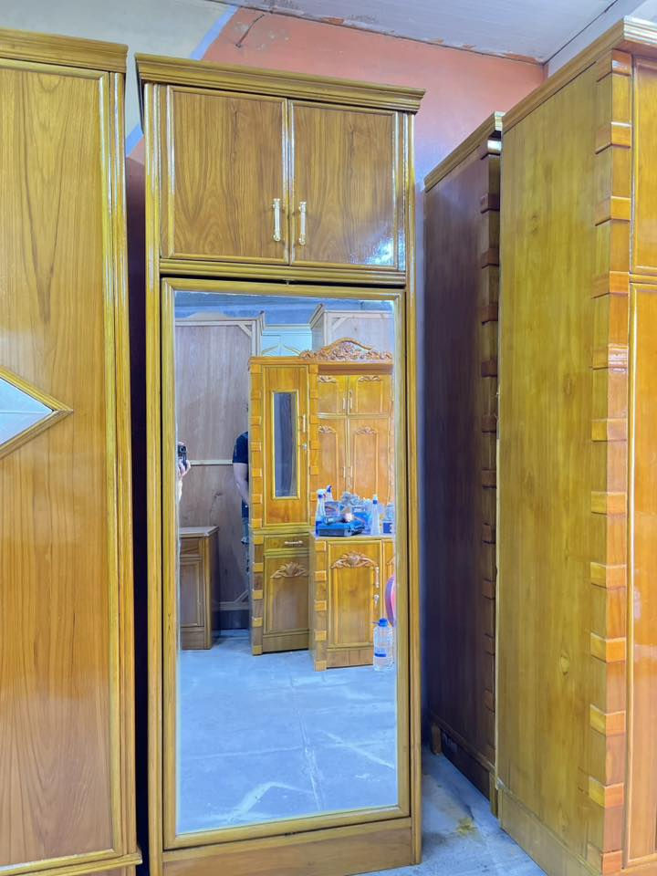 سلام عليكم غرفه صاج داخل وخارج صاج الوجه 5 ملم والداخل 4 ملم الأبواب سلايت شغل درجه اولئ حطاطه نضافه فوول استخدام قليل اي استفسسار واتساب ***********
