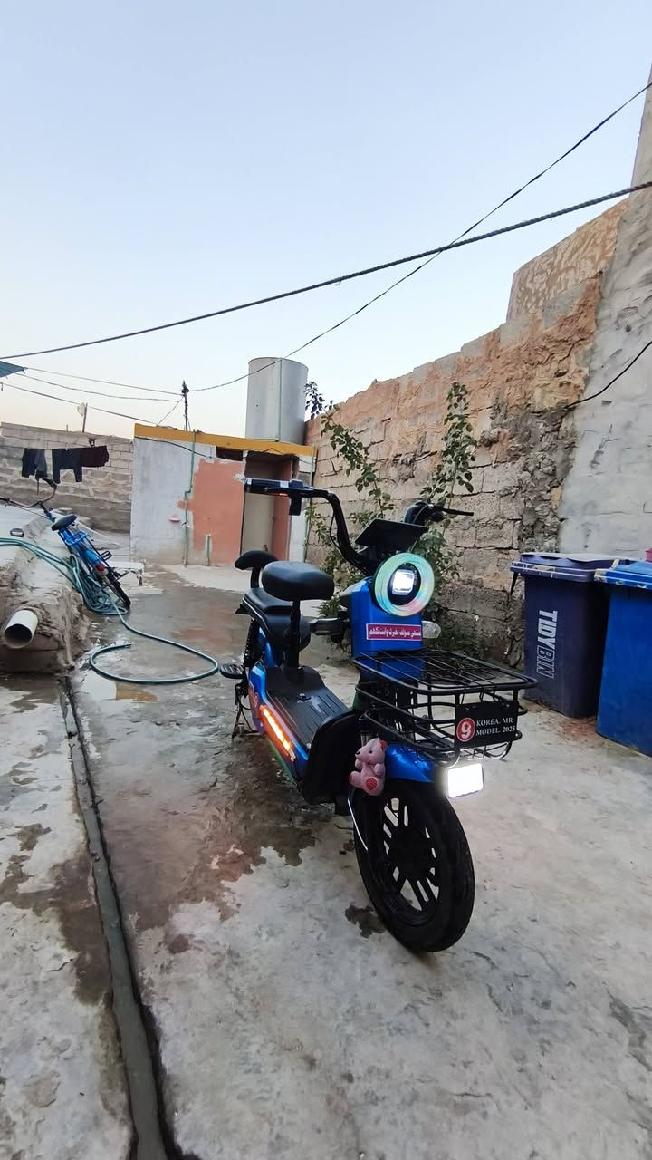 دراجة شحن للبيع فول الفول كلشي بيهة شغال السعر  250 وبي مجال


**إذا كنت صاحب هذا الإعلان وتريد حذفه لأي سبب، رجاءا أرسل رسالة إلى الدعم الفني**