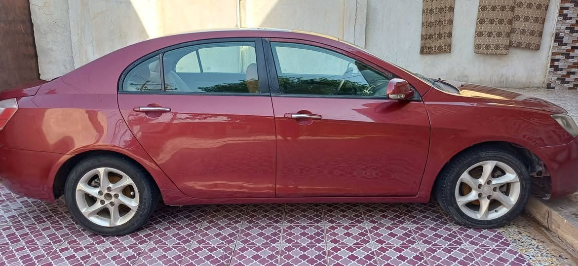 للبيع مكان واسط
***********
٥٢ وبيها مجال
