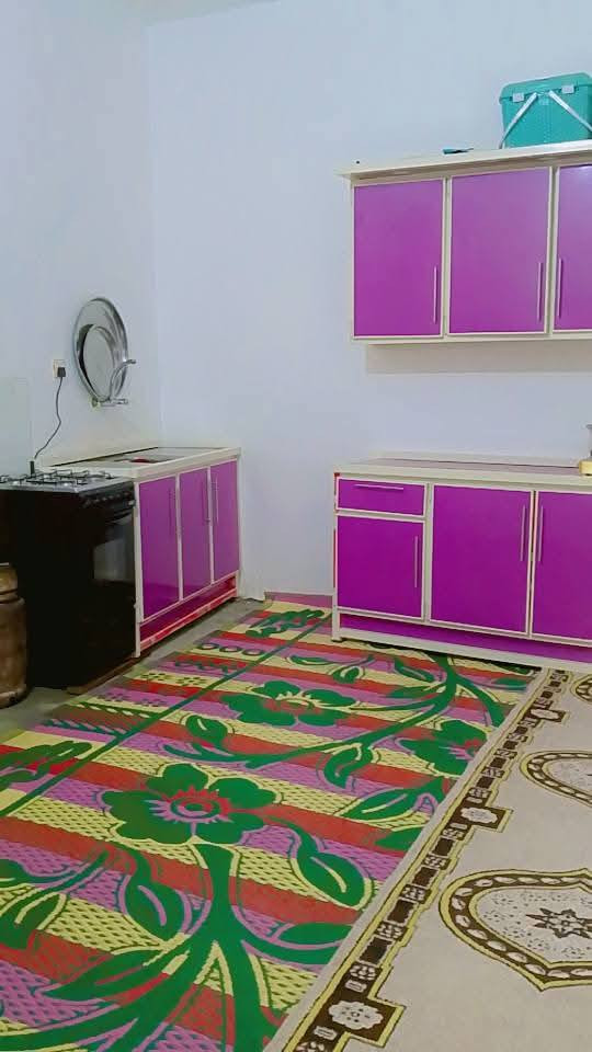 السلام عليكم بيت للبيع المساحه 265 المساحه المبنيه تقريباً 165 غرفه وصاله ومطبخ وصحيات + كراج سياره 100 متر تقريبأ
الموقع كاع راجي للاستفسار ***********
