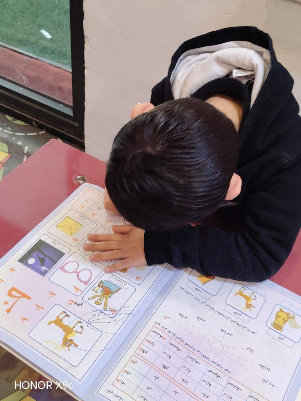 📢✨ إعلان هام ✨📢
تعلن روضة وحضانة داري الأهلية عن الاستمرار في التسجيل للعام الدراسي الحالي 🌸📚
🔹 استقبال الأطفال بجميع المراحل (حضانة – تمهيدي)
🔹 كادر تربوي متميز وبيئة تعليمية آمنة ومحفزة
🔹 أنشطة تعليمية وترفيهية لتنمية مهارات الطفل
🔹 متابعة مستمرة واهتمام فردي بكل طفل
نسعد بانضمام براعمكم إلى عائلتنا التربوية المميزة 🌷💛
📍 للاستفسار والتسجيل يرجى مراجعة إدارة الروضة
أهلاً وسهلاً بأطفالنا الأحبة
 الإدارة /***********
يتوفر خطوط كافه المناطق المجاوره
