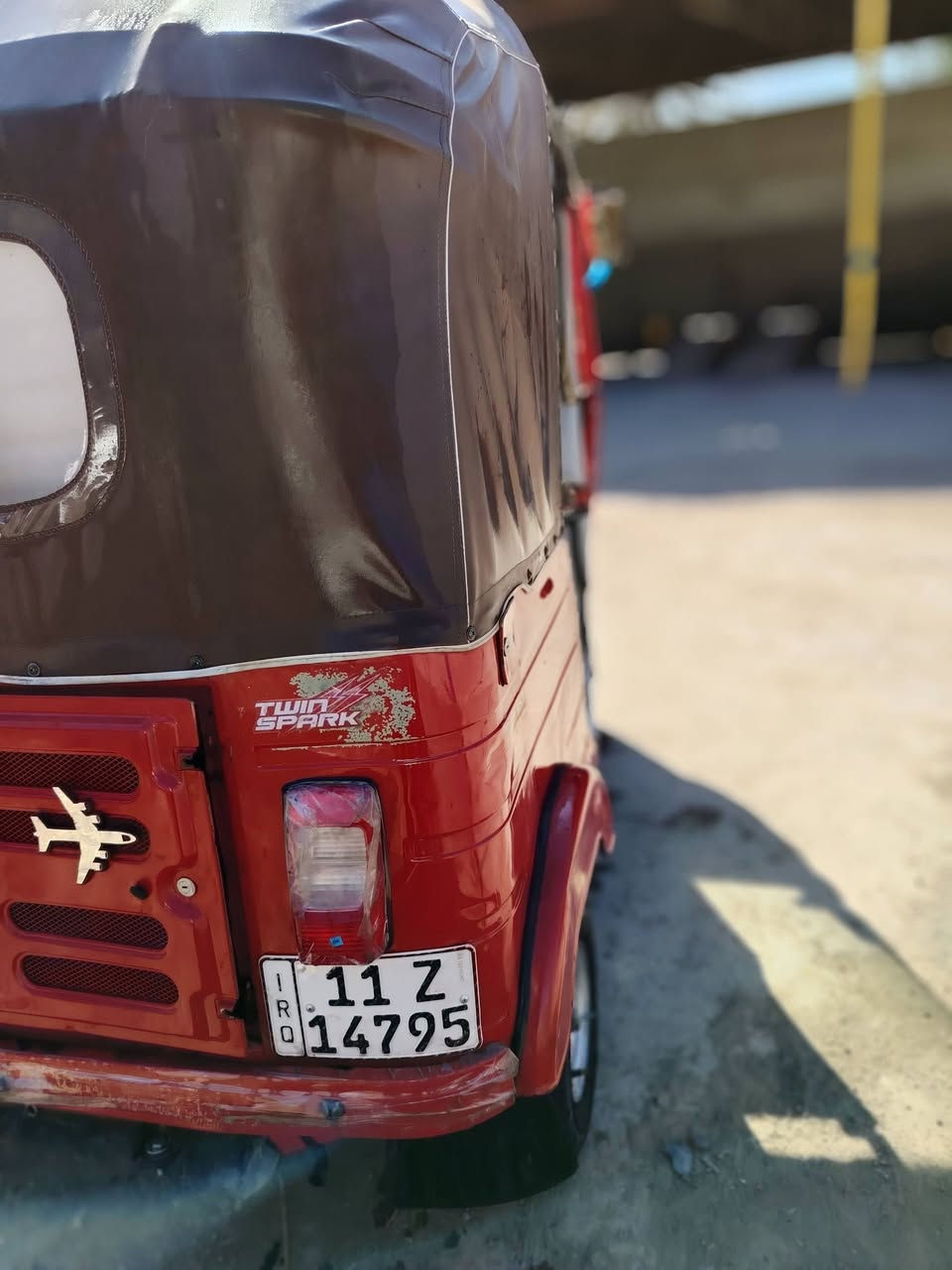 سلام عليكم تكتك موديل 17 شهر 11 مكينه مجفتهه صار 4 تيام معمره وكامله كبل لشغل رقم وسنويهه مكاني بغداد جسر ديالي جديد رقمي ***********
