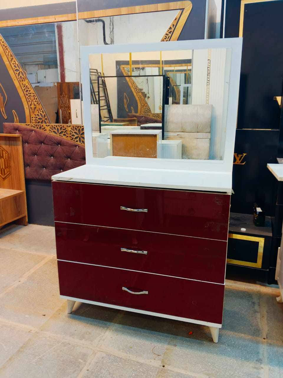 غرفة نوم  شبابيه🇹🇷
 نضافة 90 ٪💯فول نضافه
عدد القطع / 5
نضام / سلايت💢
سعرها 375 قفل💸
شد ونقل داخل بغداد مجاني🚛
يوجود توصيل محافضات 🚛 حجز واتساب فقط ***********
