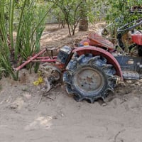 للبيع كابوته بستمين الرقم ٠٧٧٨٢٤٤١٥١٣