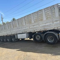 السلام وعليكم للبيع عربانة وربية محدده طول13/60تخم تاير دناكير14 المان...