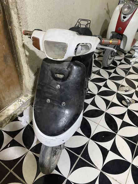 دراجه بتره للبيع مامفتوحه الدراجه 
السعر 400

الرقم ‭0788 570 3742‬
