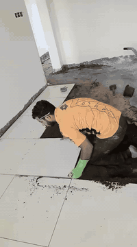 شغل سيراميك ايراني درجه اولى متفرقين حاليا الرقم واتساب ***********
