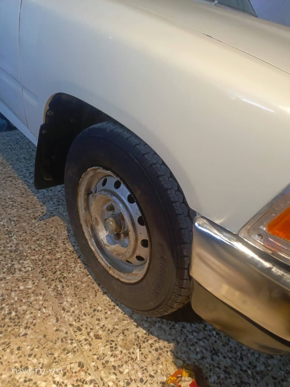 لبيع موديل 1992تخم تاير كير مكينة اكسل جدد شاصي مكفول صبغ جديد شرط تحويل رقم الماني ***********سيارة هسة طالع من تعمير فول
