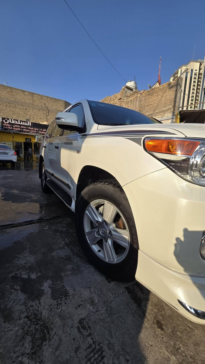 السلام عليكم
للبيع لاندكروز(( 2009 GXR )) محدثه 2014

مكينه 6 سلندر 4.000 

فوول مواصفات فتحه وبصمات وكشنات جلد   وبقية المواصفات المعروفه 

🛑 السعر $300 وبي مجال جداً بسيط
كير مكينه صدر تبريد تخم تاير كوله جديد 

مكاني بغداد  الإعلام ***********
