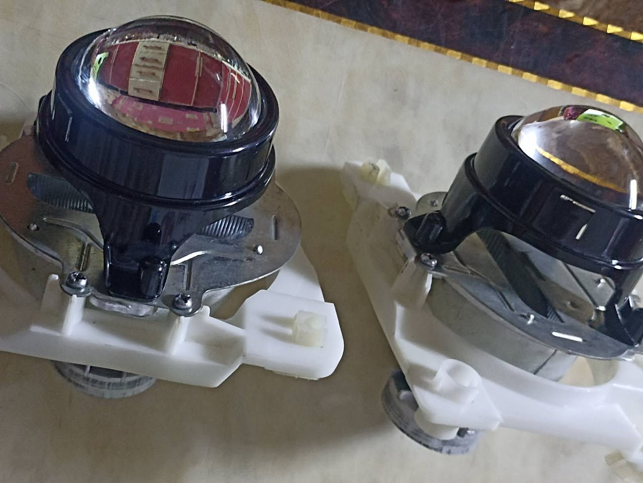 عدسات باجيرو نضافه 100% رايدهن ب60 وبيهن مجال
***********
