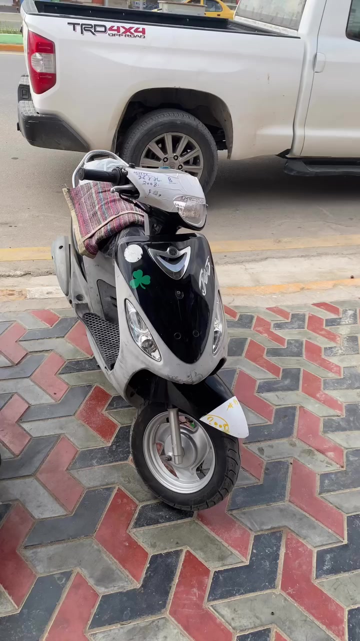 السلام عليكم دراجه للبيع (أو كراوس)دراجه رمبه وكيلها المصطفئ سعرها ١مليون الي مايعرف سعرها لا يعلق أو يرأسني دراجه وكيل تايرات جدد وخير من الله هاذه رقمي ***********
