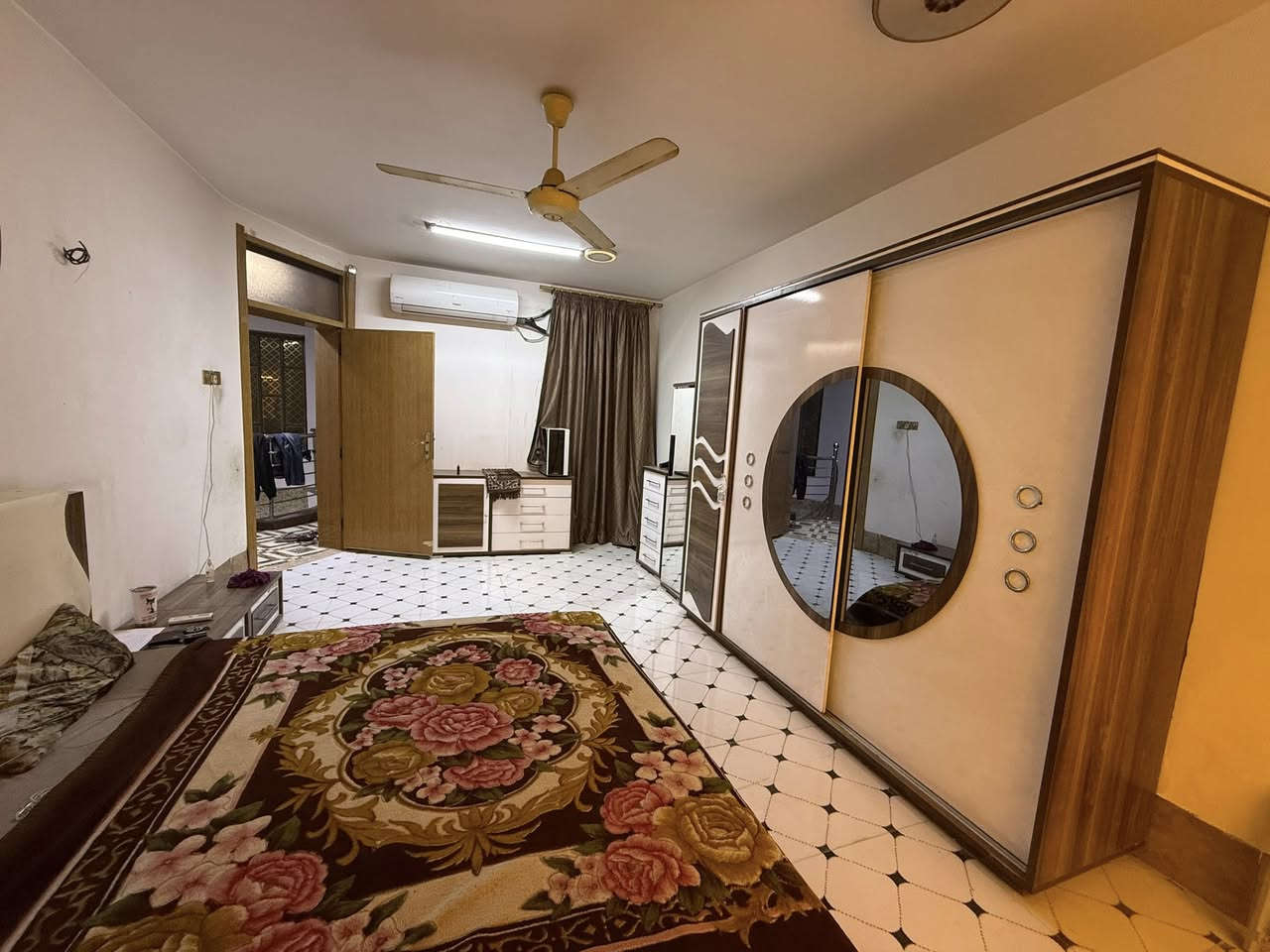 غرفة تركية 7 قطع  .. خشب HDF
السعر 300الف مكاني الدورة 
اهل المصلحة يعرفون قيمتها شگد 
***********
