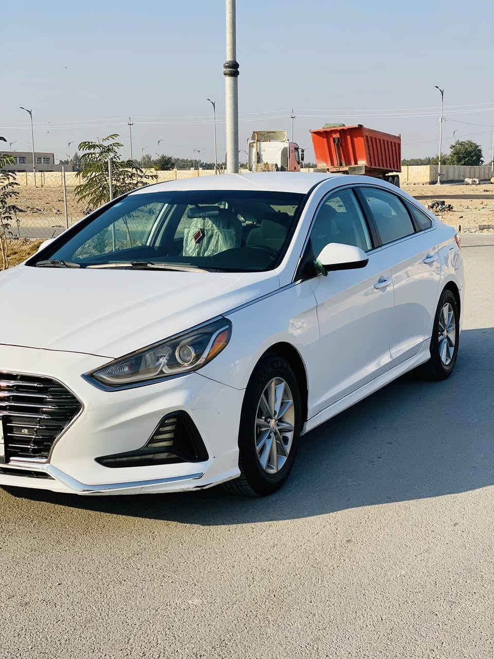 السلام عليكم سوناتا ٢٠١٩ امريكي حادث سرقه بابين وجاملغ امامي مشدودات نفس الون بدون صبغ ولا ضربه السياره بدون ايرباك سياره جديده عله وضع الشركه رقم بأسمي ماشيه ٦٠ حقيقي سياره خير من الله برغي ما مفتوح سعر ١٥٠ قابل للتفاوض مكان السياره كوت للاستفسار التصال عله الرقم ***********
