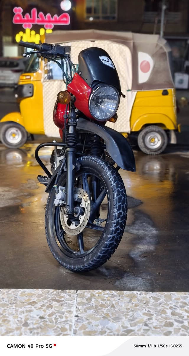 السلام عليكم 
دراجه البيع 
الدراجه كامه المكينه
والورتق ضيعه
سعره 700 بيه مجال الشراي
***********
