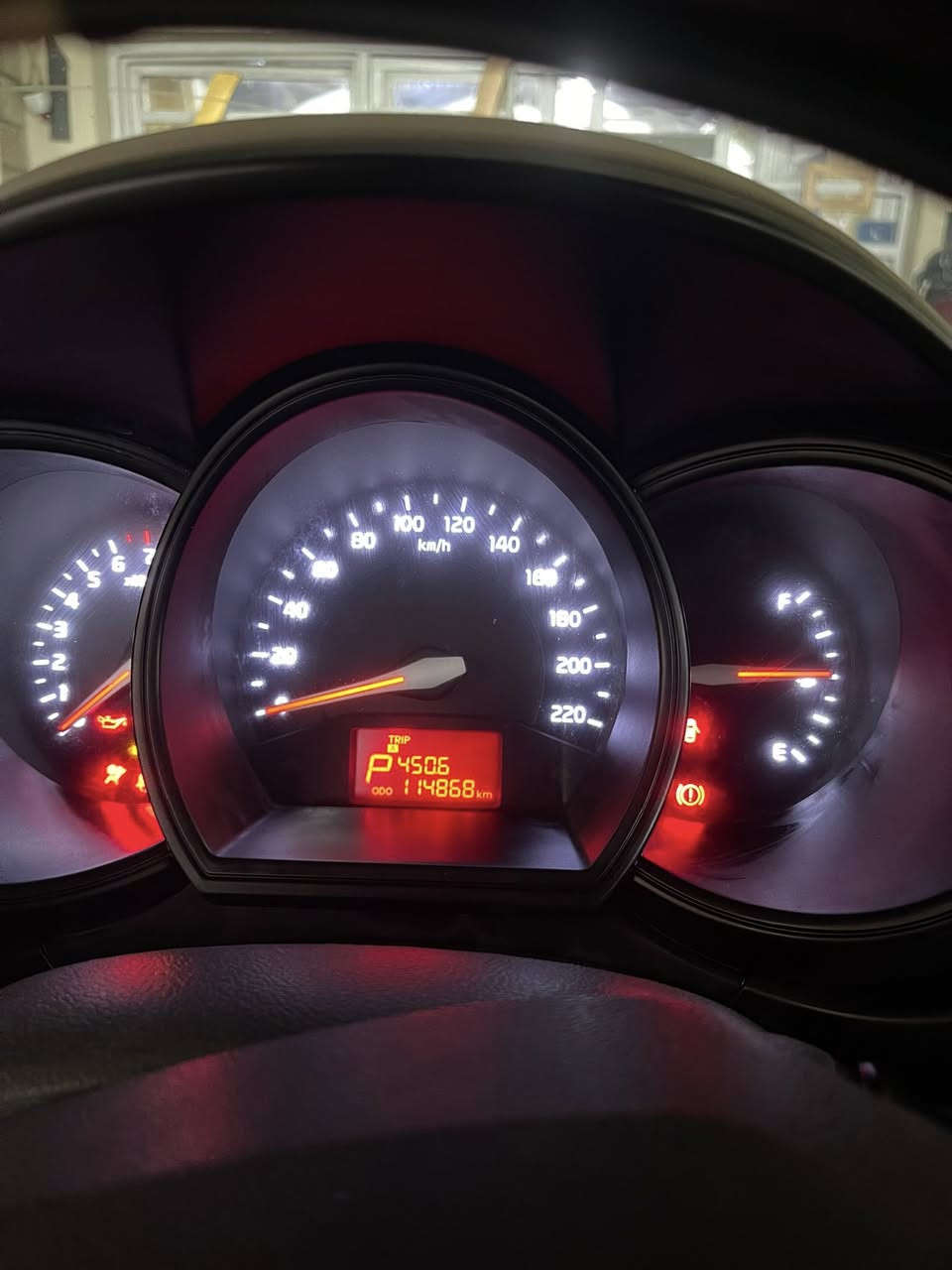 السلام عليكم 
(مكلف بالنشر) 
كيا ريو 2013 محرك 1600(DUCH)
السيارة مكفولة كفالة عامة من الصبغ 
بيها ملاحظات بسيطة جداً 
ماشية 114 الف 
سعرها 102 وبيها مجال 
مكانها حالياً بغداد
*********** واتساب 
*********** اتصال
