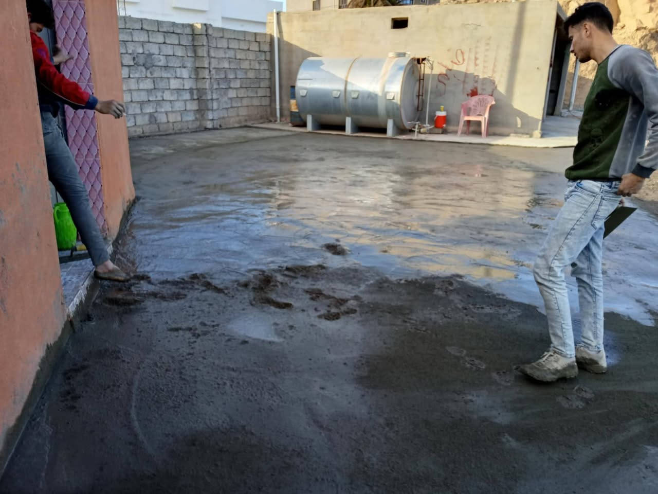 #هذا_باب_رزقي_حتئ_اذاماعندك_شغل_ادعمني_بتعليق
السلام عليكم يوجد كادر عمل لكافة الاشغال راح اذكر الشغل الي نشتغلو 
سحب اشتراكات ماء
تصعيد مواد 
صب ناعم + لاش 
تنضيف بيوت 
تصفير بيوت 
تصفير تكعيبات 
تدخيل بلوك داخل البيت الخشب 
تصعيد بلوك فوك البيت
تصعيد رمل فوك البيت 
تصعيد حجر فوك البيت
تصعيد اسمنت فوك البيت 
فرش حجر بيوت 
صب بيتونات 
صب صحيات 
تصفيط بلوك فوك الخريطه 
تدريز بيوت 
تدريز تكعيبات 
تصليح مجاري 
رش تكعيبات بلكامل 
رش بيوت بلكامل  
تدخيل جص داخل البيت 

ناخذ قطعيه وداخل الشرقاط وخارج نشتغل 
 /***********
*********** والخاص مفتوح .. أسعار مناسبة
